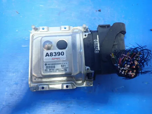 Блок управления двигателем KIA 39133-2B311