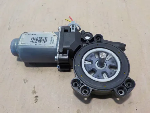 СТЕКЛОПОДЪЁМНИК ПРАВЫЙ ПЕРЕДНИЙ NISSAN QASHQAI 2012R 2.0B 140KM 402032G