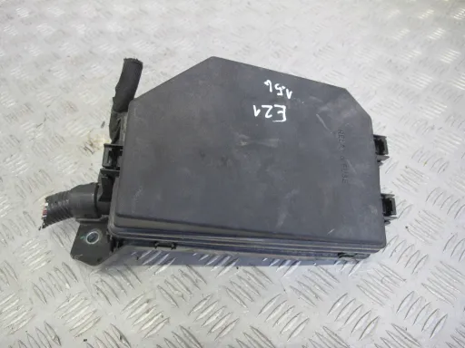 82662-02A70E21 - Toyota corolla e21 седан 1.5 b блок предохранителей 22-